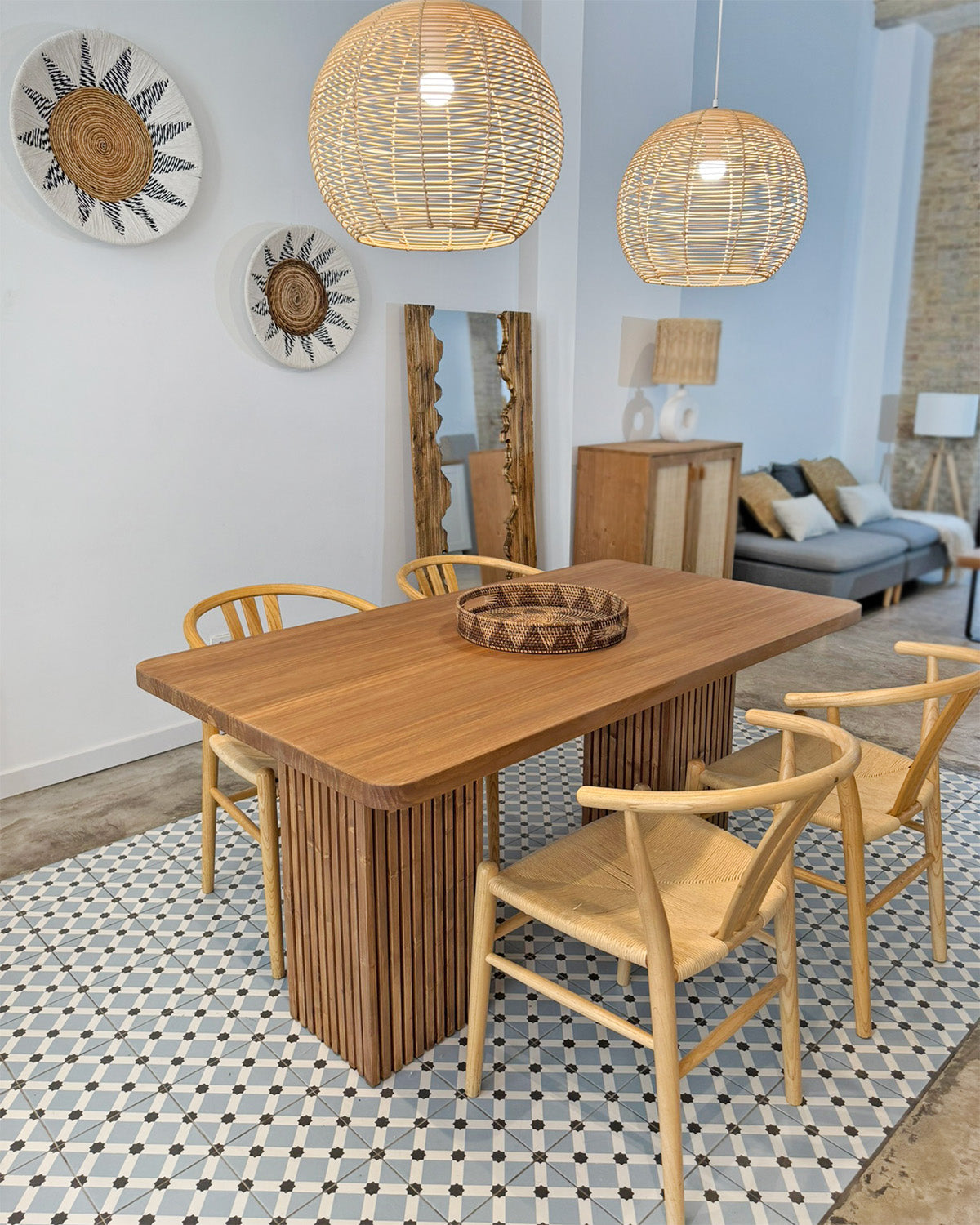 El comedor bien puesto: mesa, luz y los detalles que lo completan