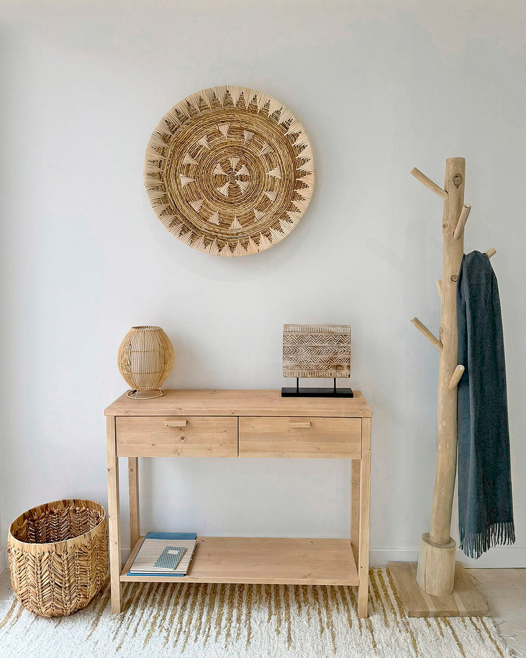 Figura decorativa Tanah