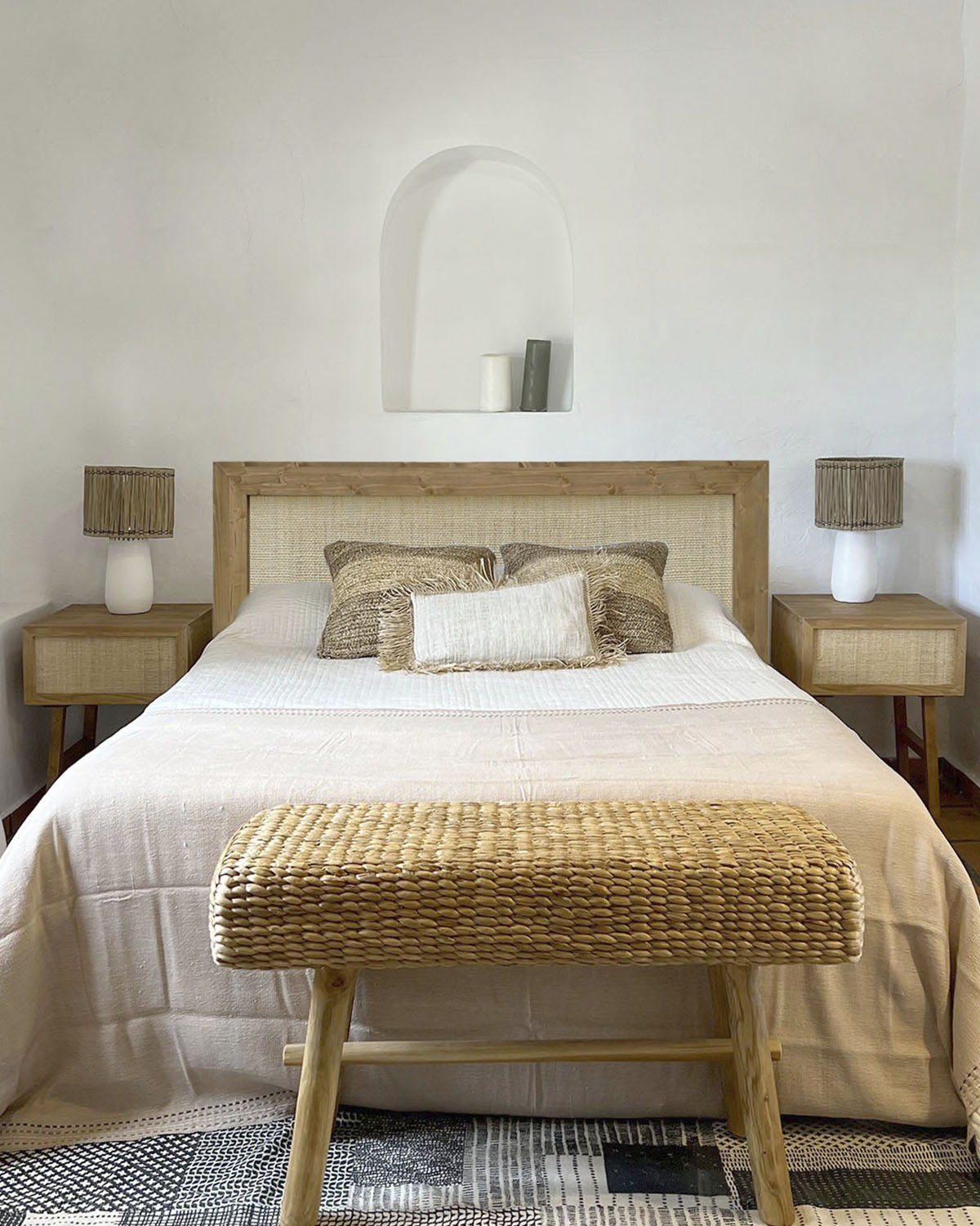 Cabecero de cama madera maciza de abeto color nogal para cama 150