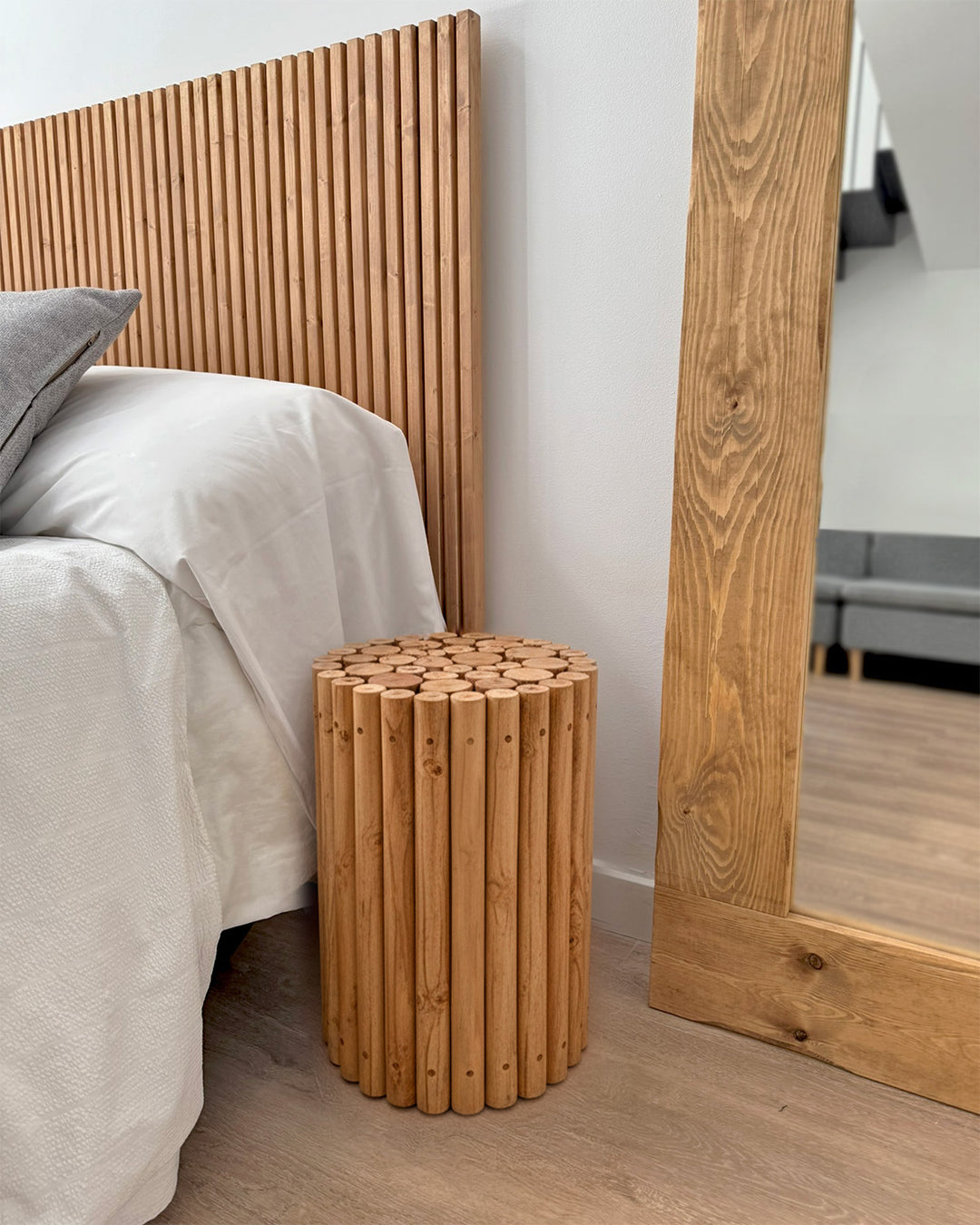 Mesa auxiliar de troncos de madera maciza artesanal, mueble auxiliar natural decorativo para dormitorio