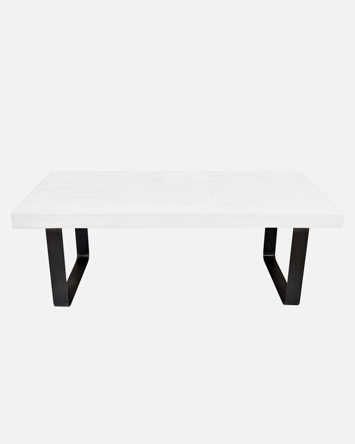 Mesa de centro de madera maciza blanca con hierro forjado artesanal, mueble salón comedor robusto minimalista