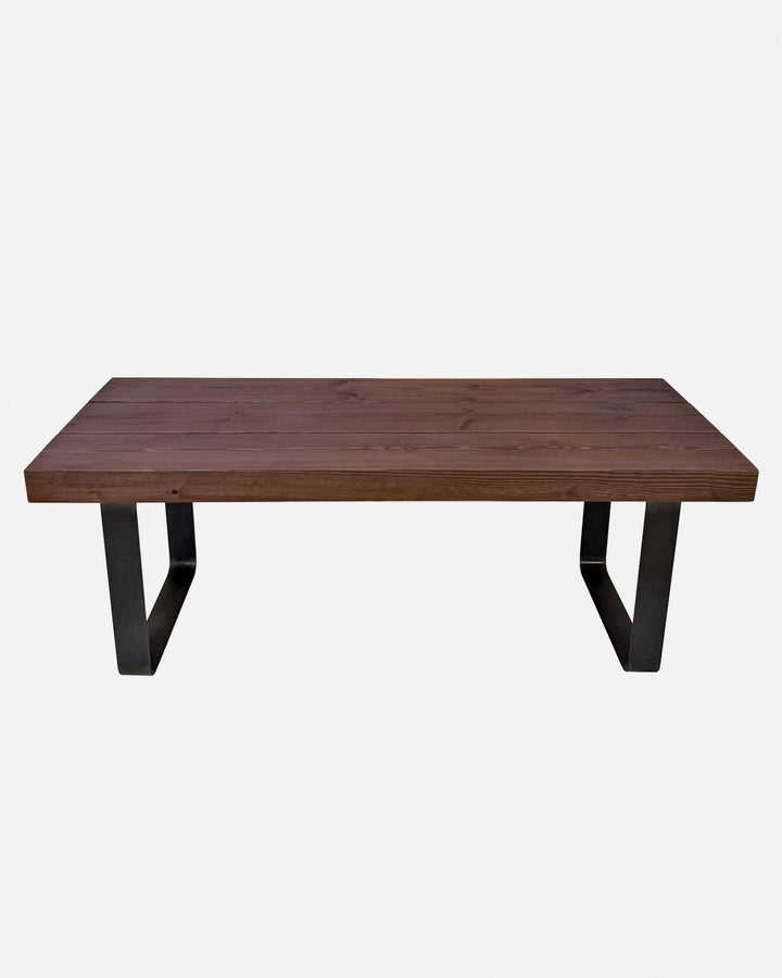 Mesa de centro de madera maciza nogal con hierro forjado artesanal, mueble salón comedor robusto minimalista