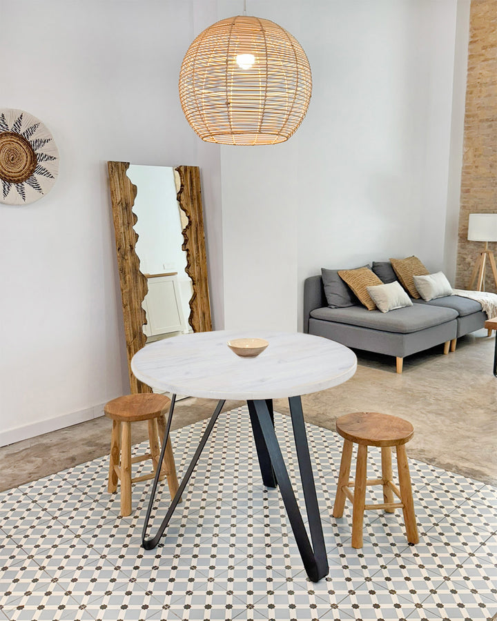 Talua dining table