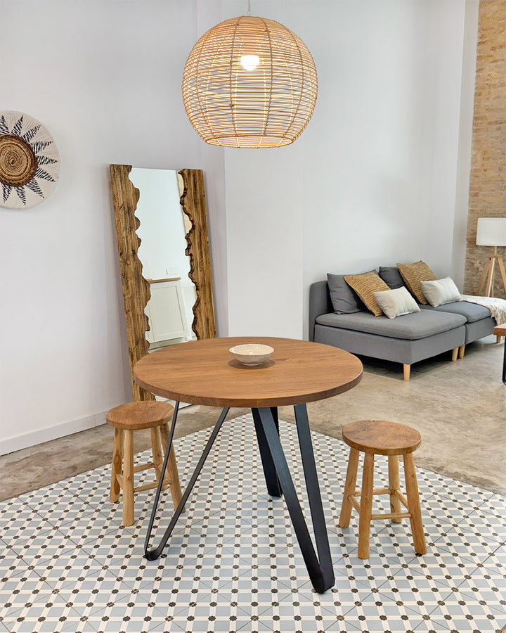 Talua dining table