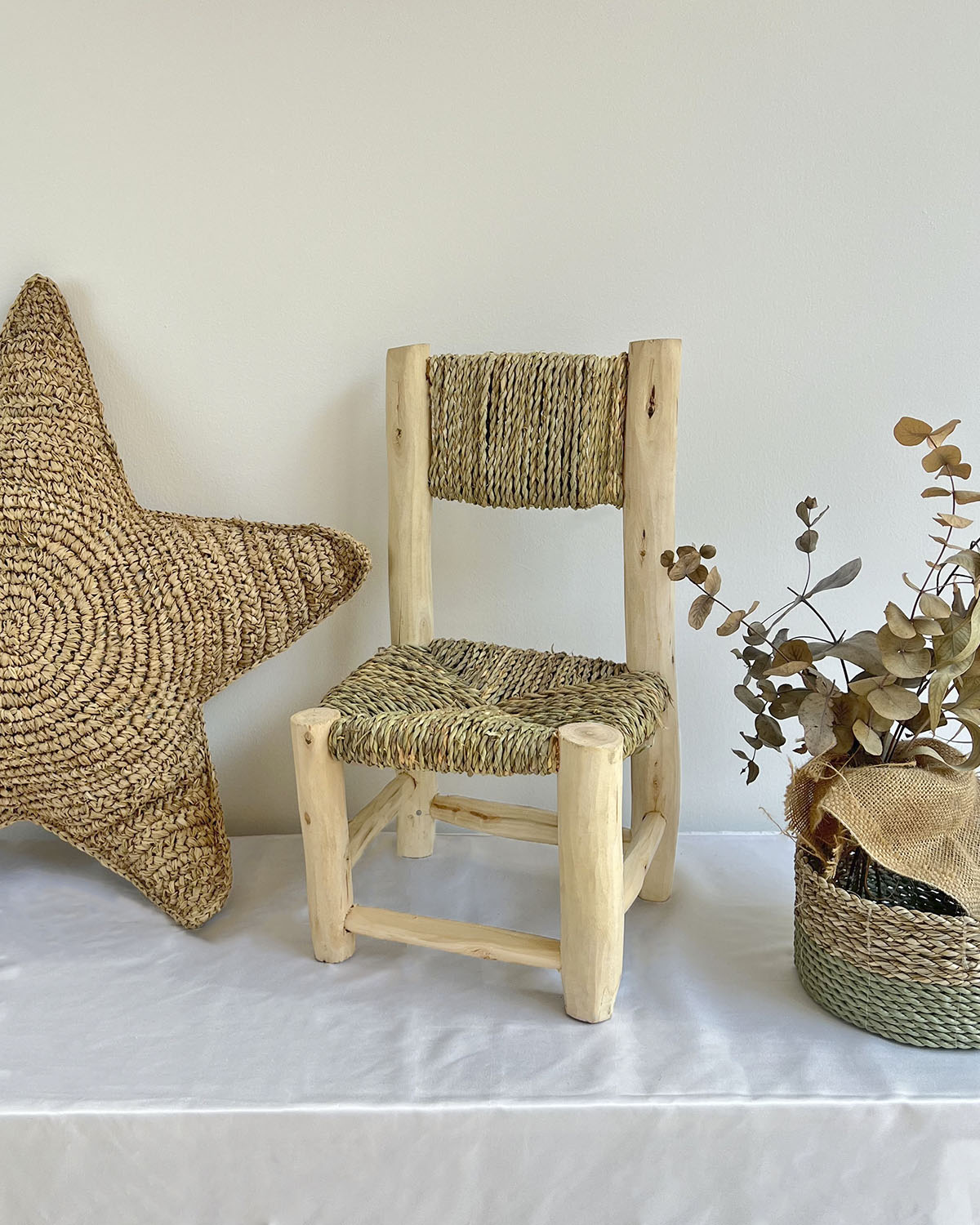 Natural fiber kids chair