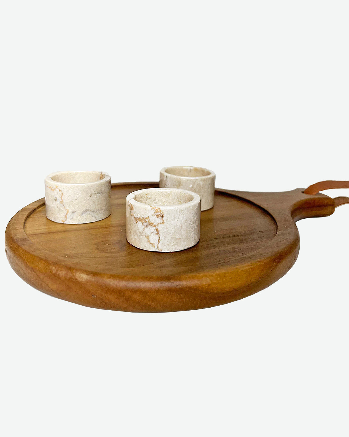 Manat table with sauce boats